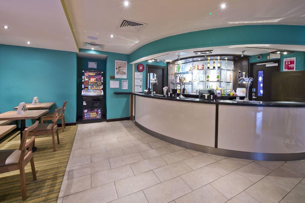 Premier Inn London Edgware Barnet Exterior foto