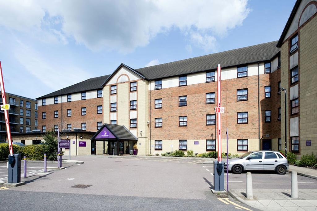 Premier Inn London Edgware Barnet Exterior foto