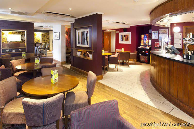 Premier Inn London Edgware Barnet Exterior foto